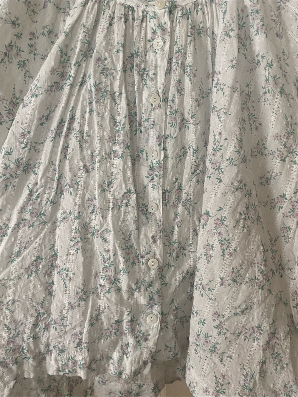 bohme White Floral Button-Front Puff Sleeve Blouse - Picture 4 of 8